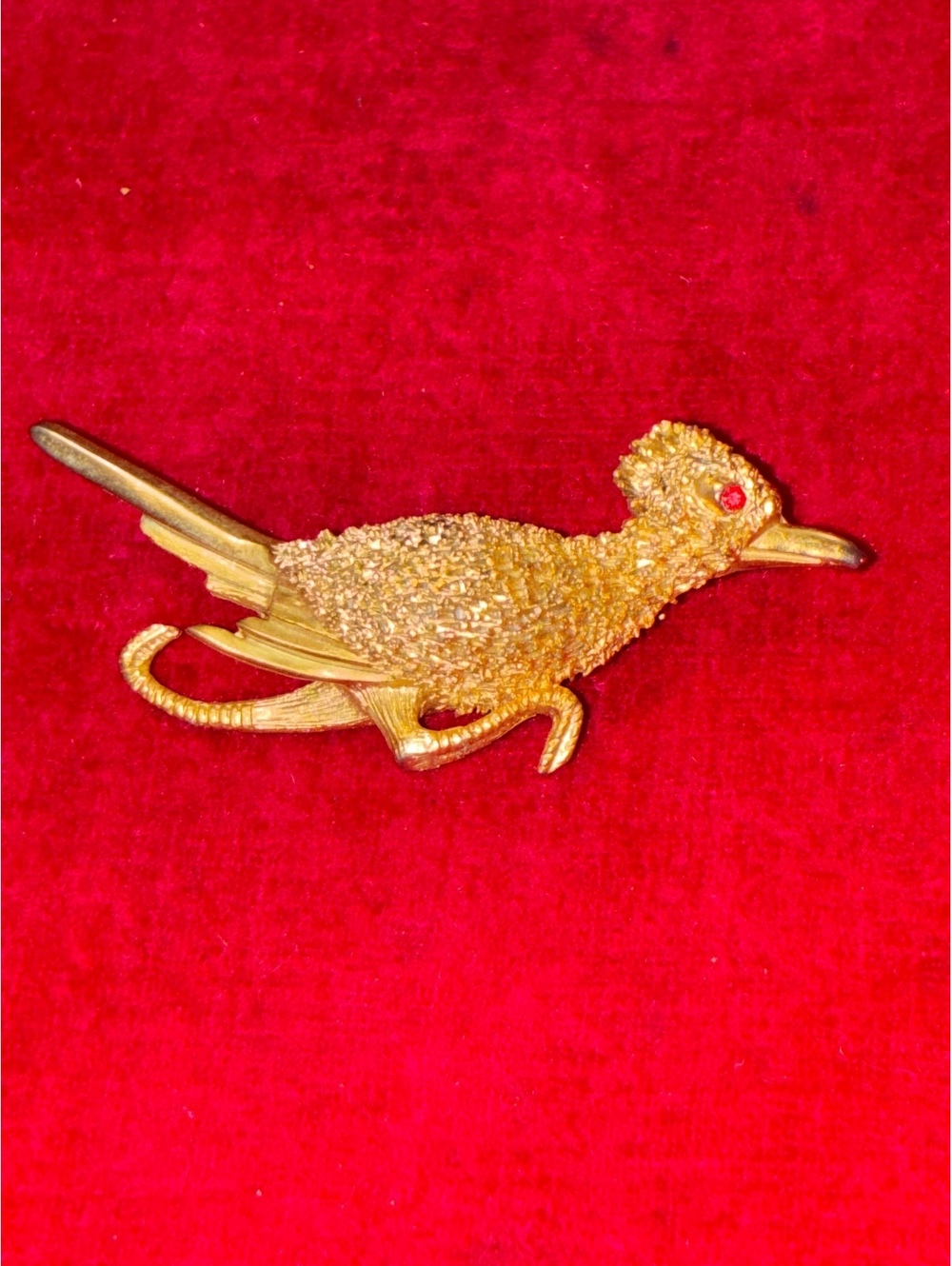 Vintage Gold Nugget Texture Roadrunner Pin Red Rhinestone Eye Desert Bird Brooch